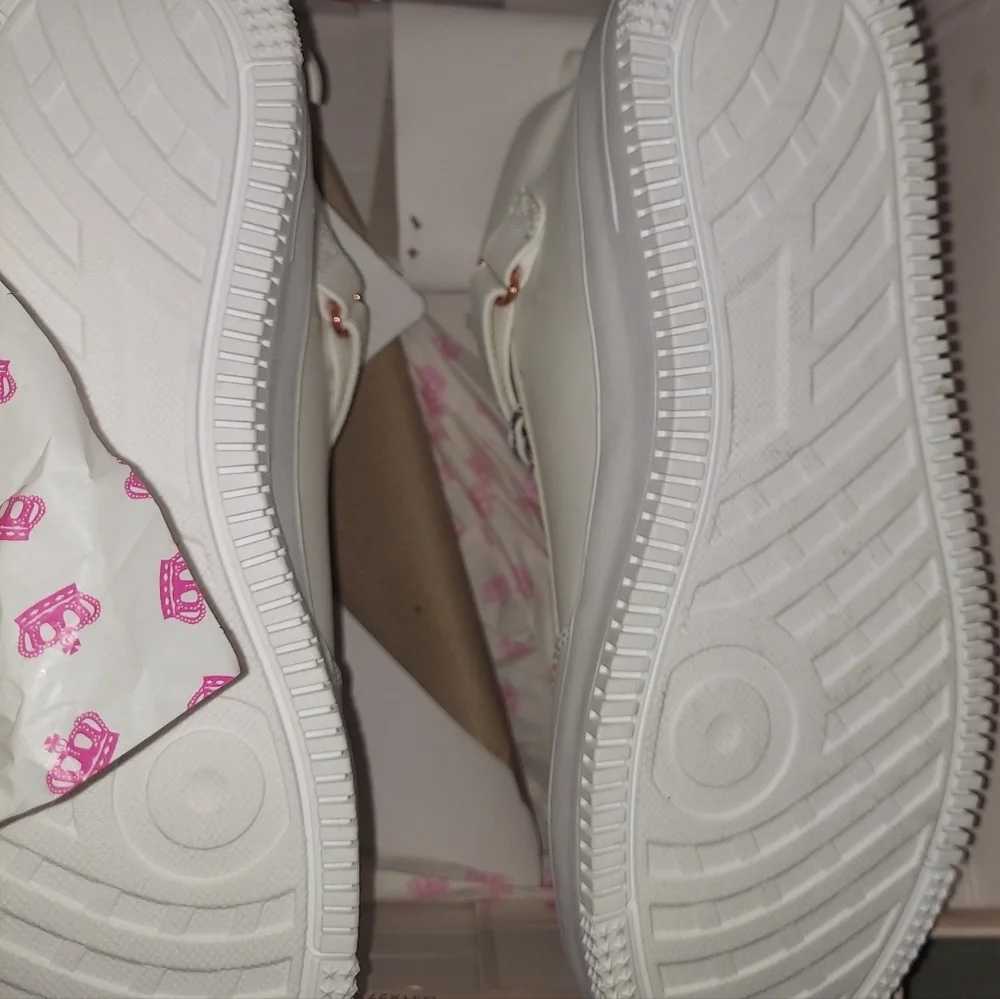 NEVER WORN JUICY COUTURE GOLD Dottie White HIGH TOP SHOE NIB FANCY SIZE 8 1/2 - Picture 4 of 5